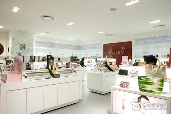 專賣店商場(chǎng)展柜設(shè)計(jì)06